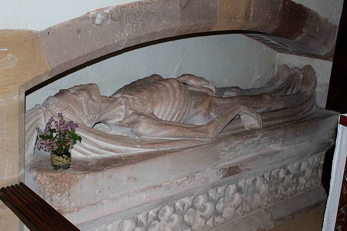 Feniton - Tomb Detail