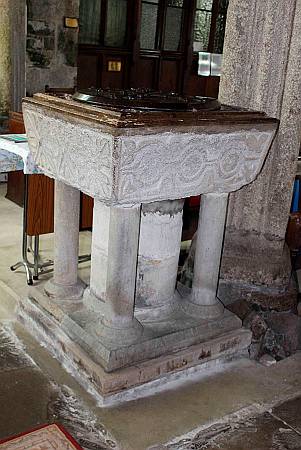Hennock - The Font