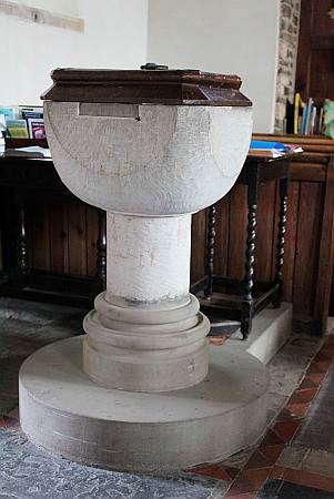 Instow - The Font