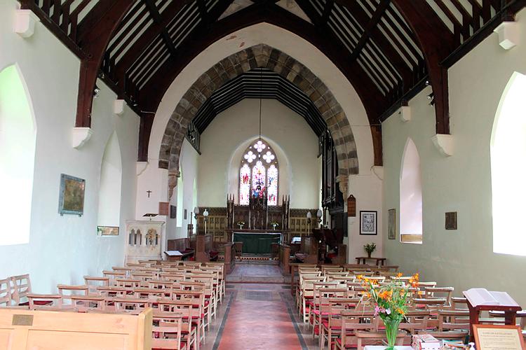 Leusdon - The Nave