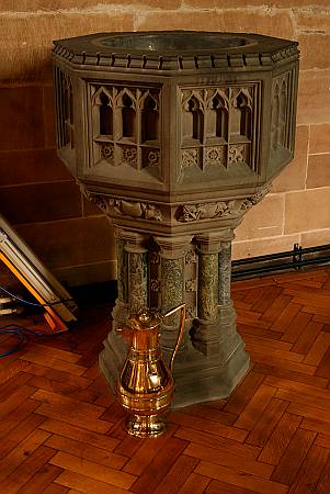 Macclesfield - The Font