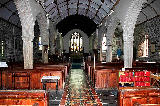 Menhenniot  - the Nave
