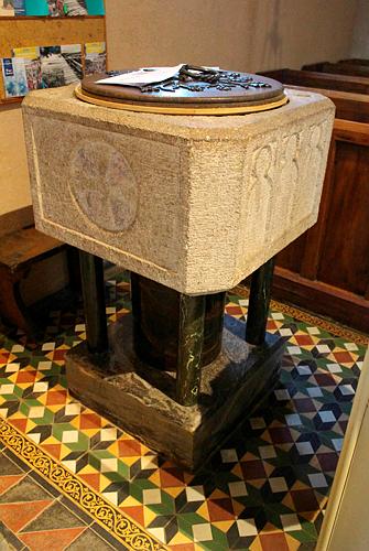 Ringmore - The Font