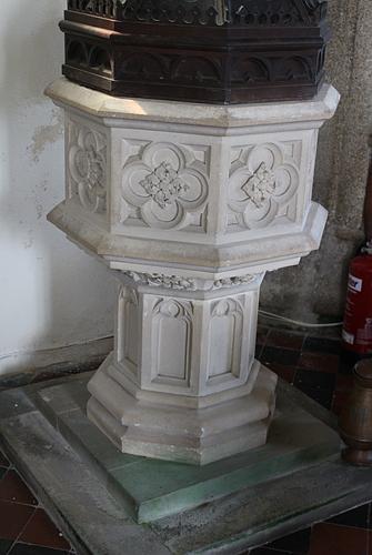 Roborough - The Font