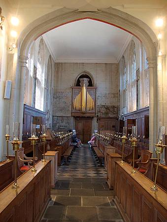 Stratford Guild Church of the Holy Cross - Looking West