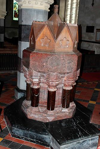 Yealmpton - The Font